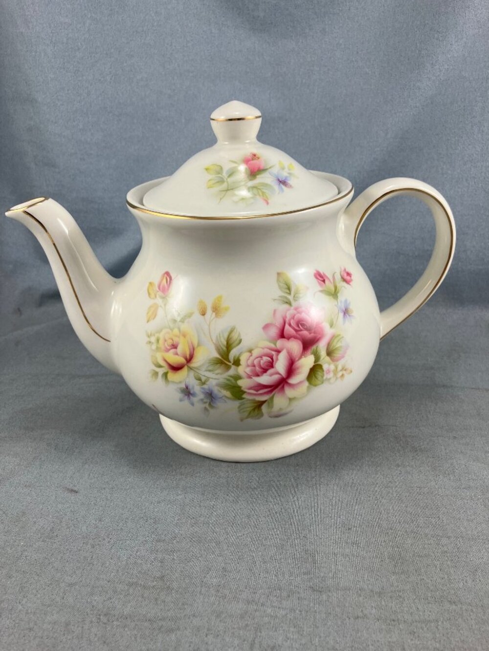 Vtg Sadler Teapot Pink & Yellow Roses Rosebud 7"
